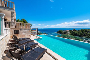 Villa Kadena with private pool- 70m from the beach